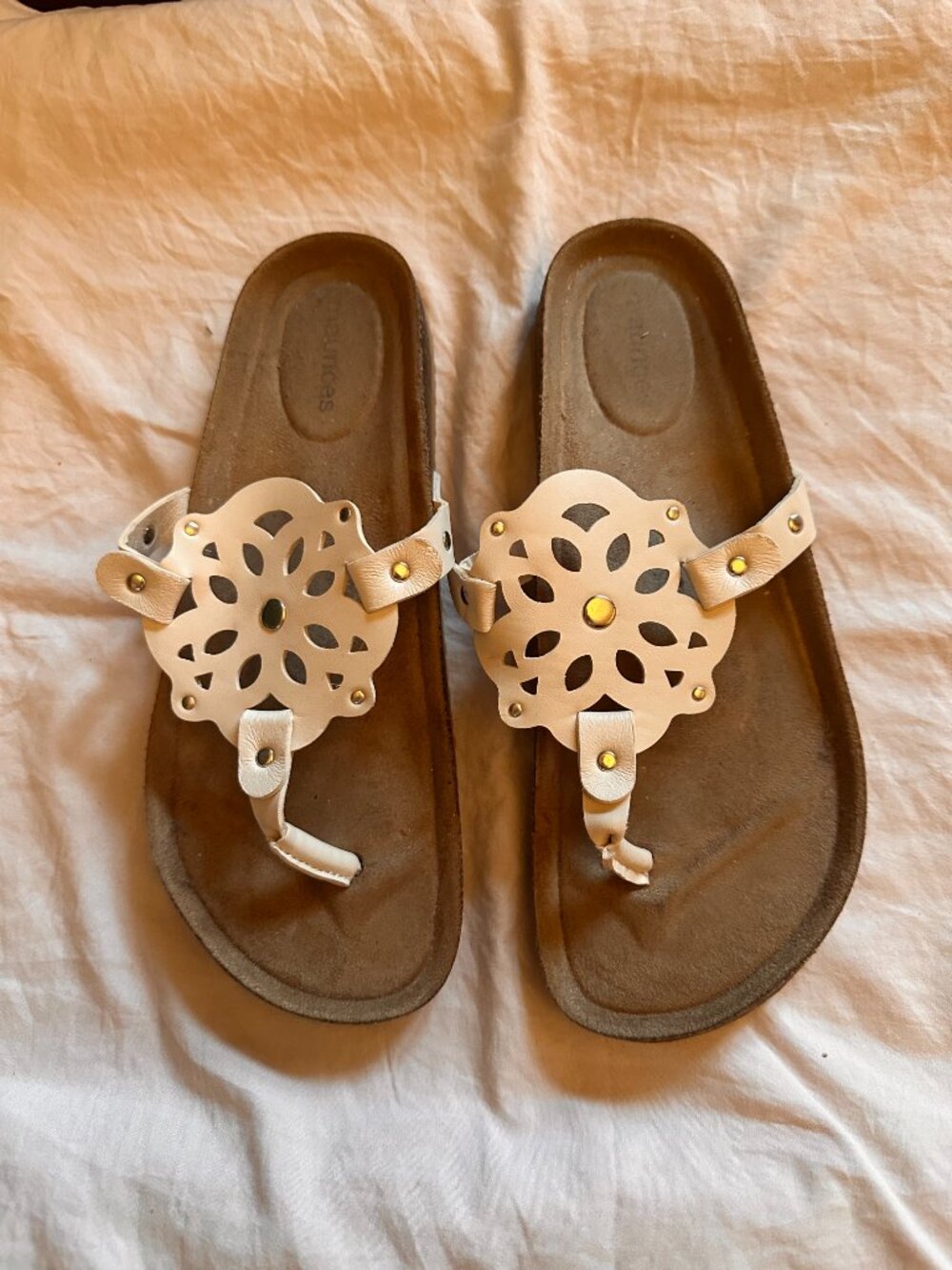 Maurices sandals size 8